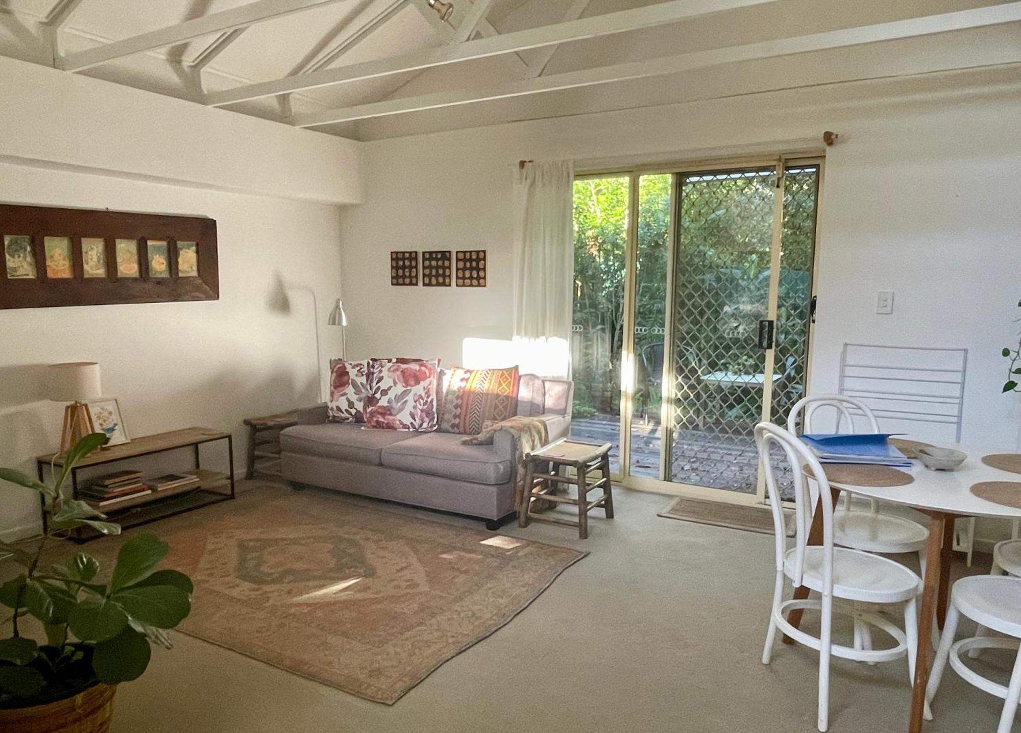 Lilli Pilli Guesthouse خليج بيرون المظهر الخارجي الصورة